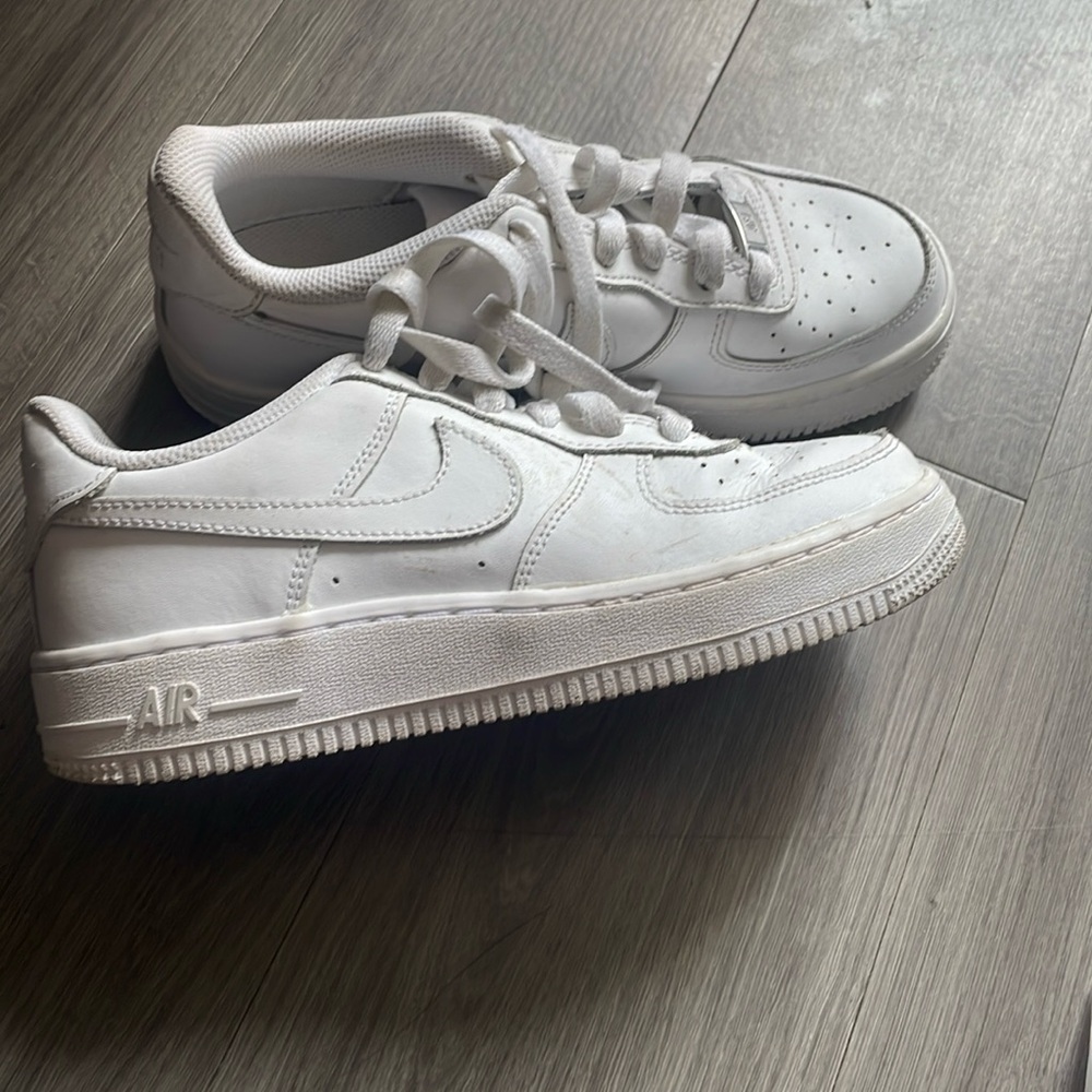 Air Force 1 uptown’s white size 4.5 kids